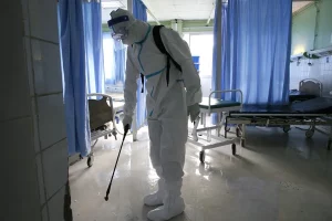 Francia confirma un caso de ébola en médico que regresó de República del Congo