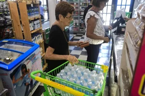 Amplias zonas de Puerto Rico colapsan por falta de agua potable