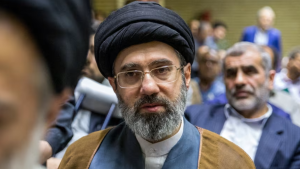 Líder supremo iraní afirma que Trump buscó acuerdo con “desesperación”