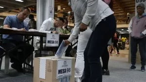 Colombia llega a segunda vuelta presidencial en medio de una campaña marcada por ataques y profunda división