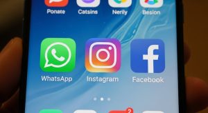 Comisión Europea acusa a Instagram y Facebook de tener un diseño adictivo
