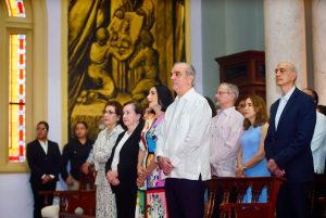 Abinader celebra su cumpleaños con misa de acción de gracias en el Palacio Nacional