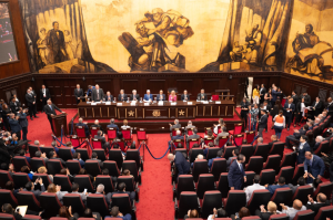 Diputados aplazan discusión del Código Penal para este viernes