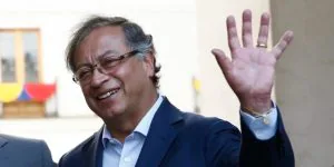 El líder de transición del nuevo Gobierno colombiano reitera que Petro «debe ser juzgado»
