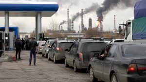 Escasez de combustible en Rusia amenaza el suministro a países vecinos, según medios