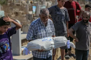 Ataque israelí deja seis miembros de una familia muertos en Gaza