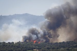 Fuego sin control consume cientos de hectáreas en la Costa Brava