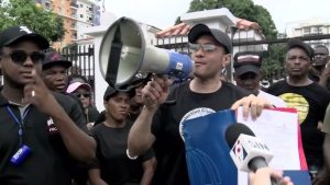 Gremios educativos amenazan con no iniciar clases si no atienden sus reclamos laborales