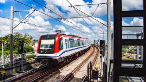 Hombre ingresa a las vías del Metro cuando tren entraba al andén; recibe asistencia médica