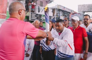 Santo Domingo Norte recibe con entusiasmo el paso de la antorcha