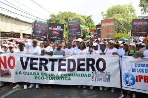 Comunitarios de La Cuaba protestan contra instalación de vertedero