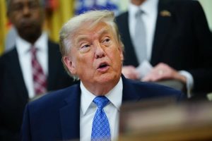 Trump defiende sus millonarias ganancias: «No hago nada relacionado con mis negocios»