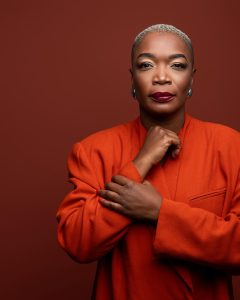 Savina Felix lanza su más reciente tema “No Me Postraré Ante Otro Dios”