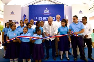 Abinader inaugura en Los Alcarrizos 26 nuevas aulas en el Liceo Ercilia Pepín beneficiando a 960 estudiantes