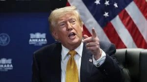Trump restaura bloqueo naval a Irán y cobro del 20 % por protección marítima