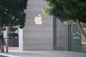 Apple demanda a OpenAI por el supuesto robo de secretos comerciales de dispositivos iPhone