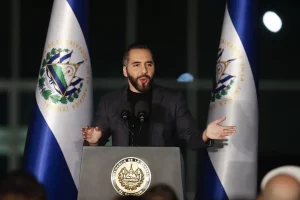 Nayib Bukele defiende la reelección indefinida en El Salvador