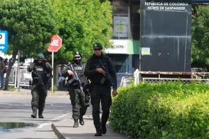 Denuncian secuestro masivo de 39 personas en Colombia
