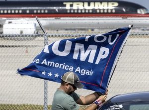 Aeropuerto de Palm Beach cambia oficialmente su nombre en honor a Donald Trump