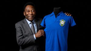 Camiseta de Pelé en Suecia 1958 alcanza casi 5 millones de dólares en una subasta