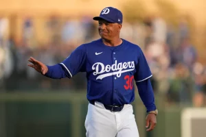 Dave Roberts alcanza las 1,000 victorias más rápido en la historia